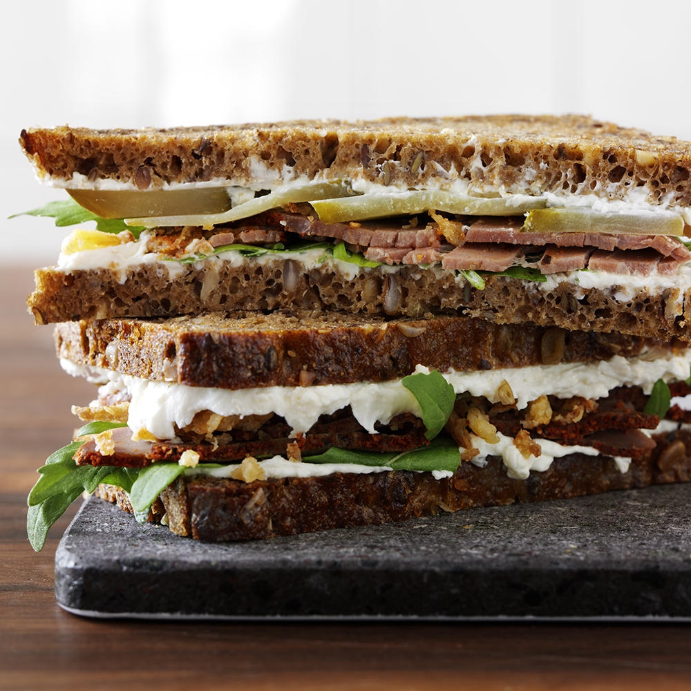 Belegtes Brot mit Pastrami