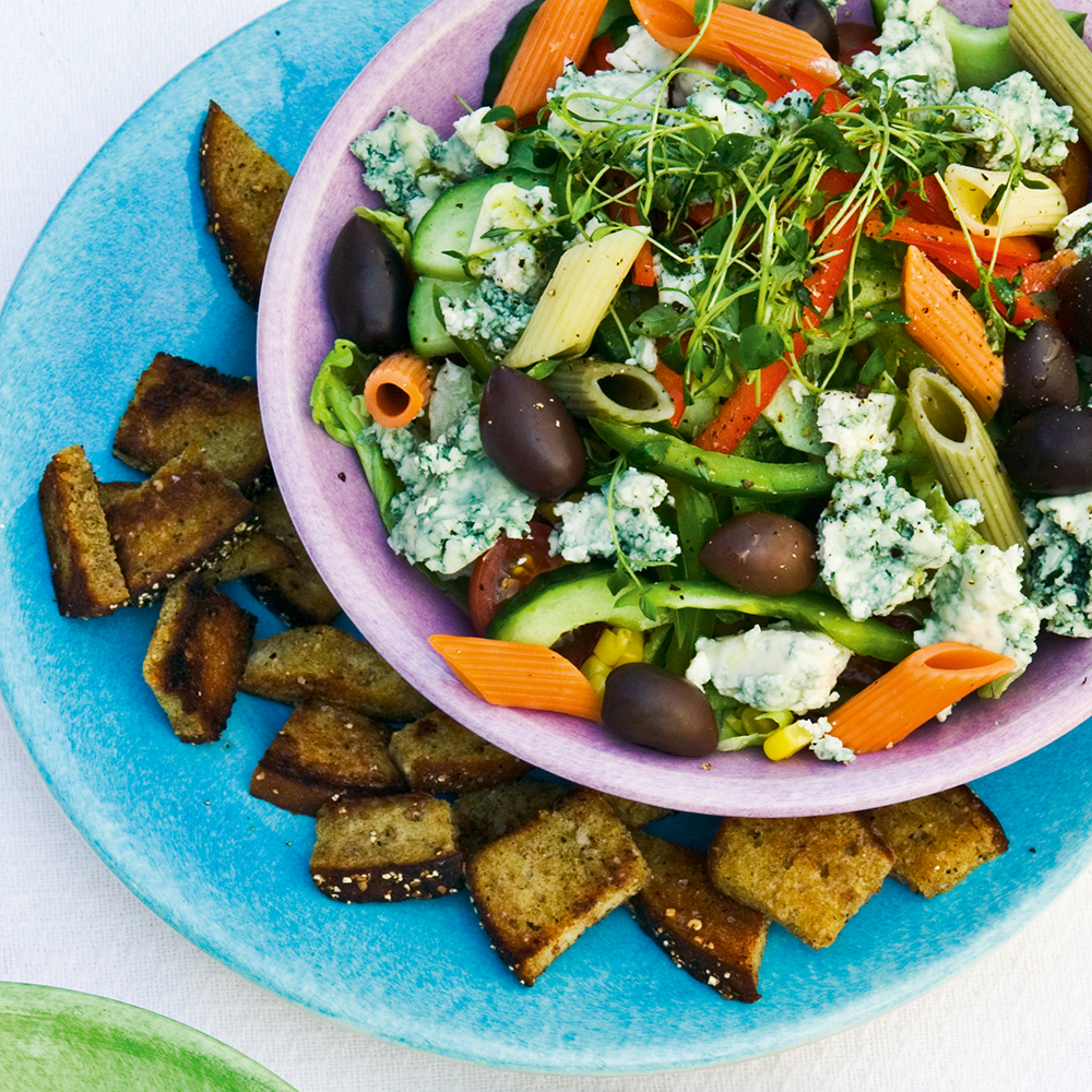 Roquefort-Salat mit Kräutercroutons